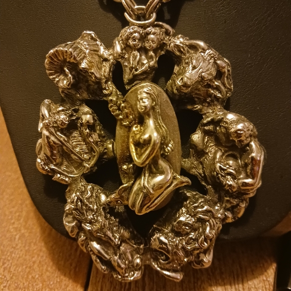 Vintage Tortolani zodiac necklace - Picture 2 of 3